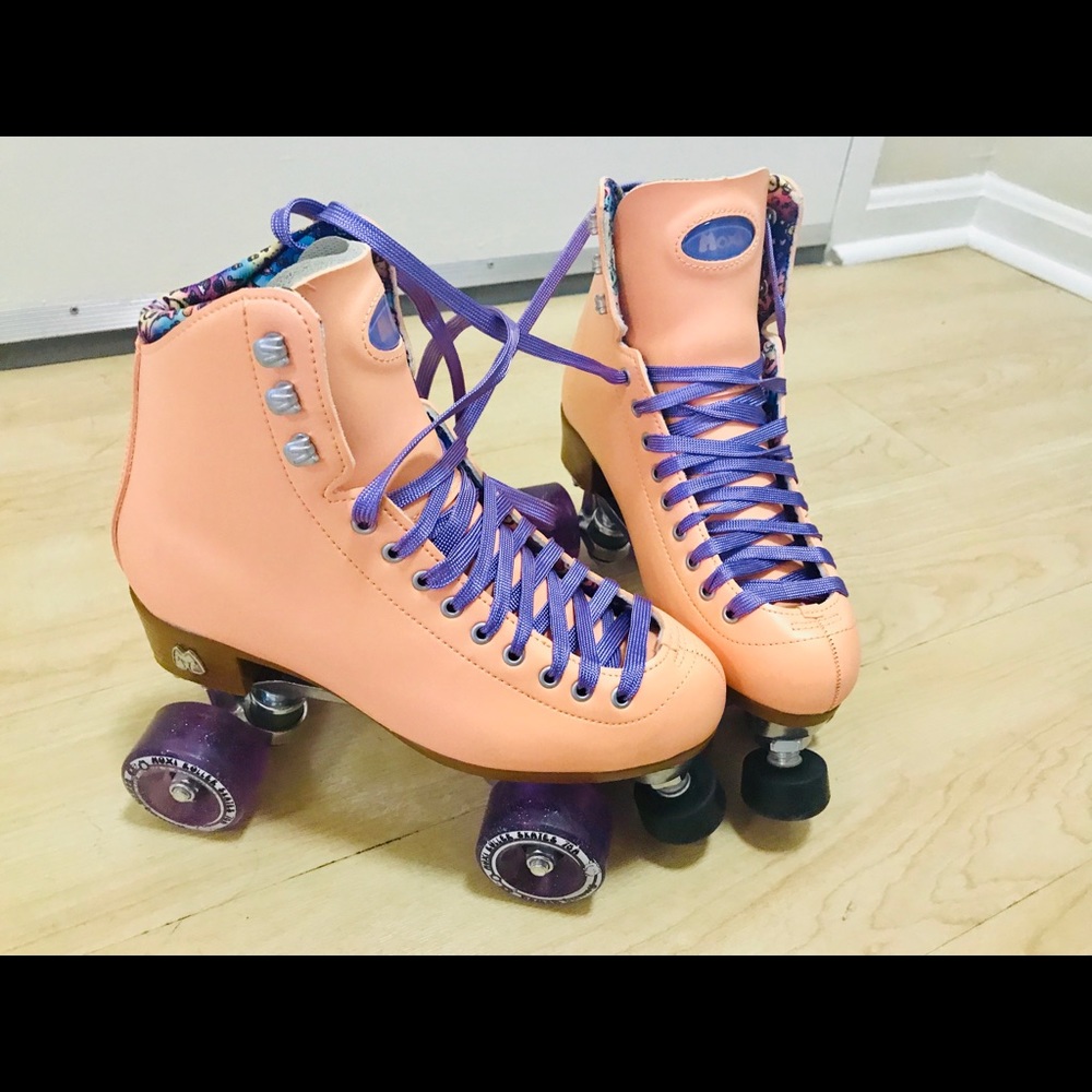 Fresh Moxi Beach Bunny Roller Skates- Peach